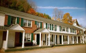 Stowe Inn And Tavern